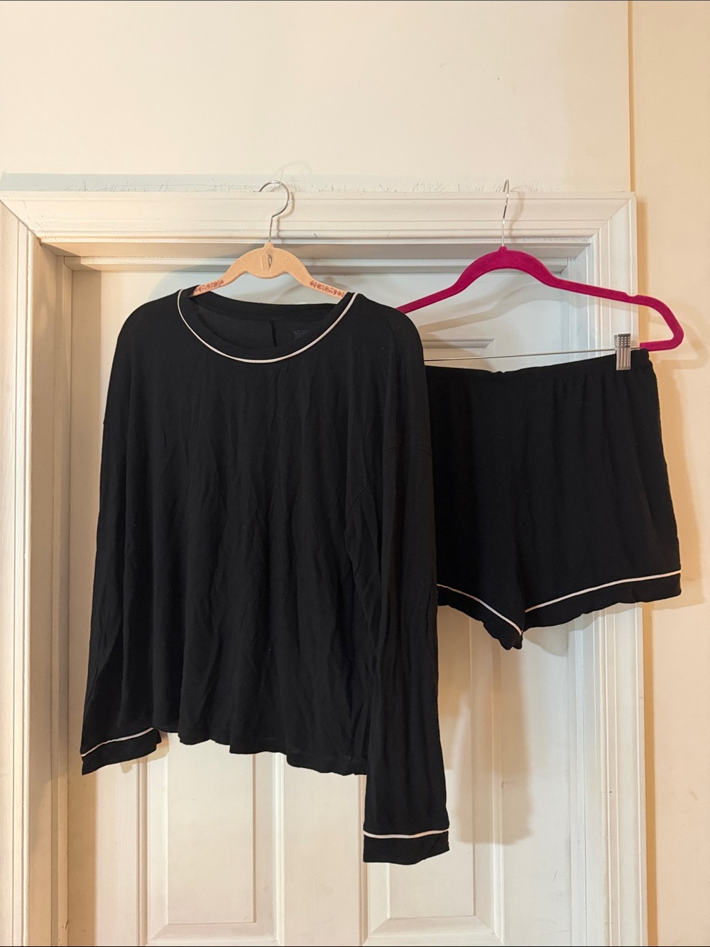 stars above Black Long-Sleeve Top and Shorts Sleep Set with Cream Trim